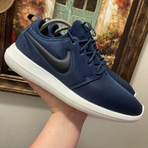 Nike Roshe Two Midnight Navy sneakers